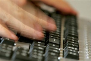 LA DGSE ESPIONNERAIT LES TÉLÉCOMMUNICATIONS EN FRANCE ET À L’ÉTRANGER