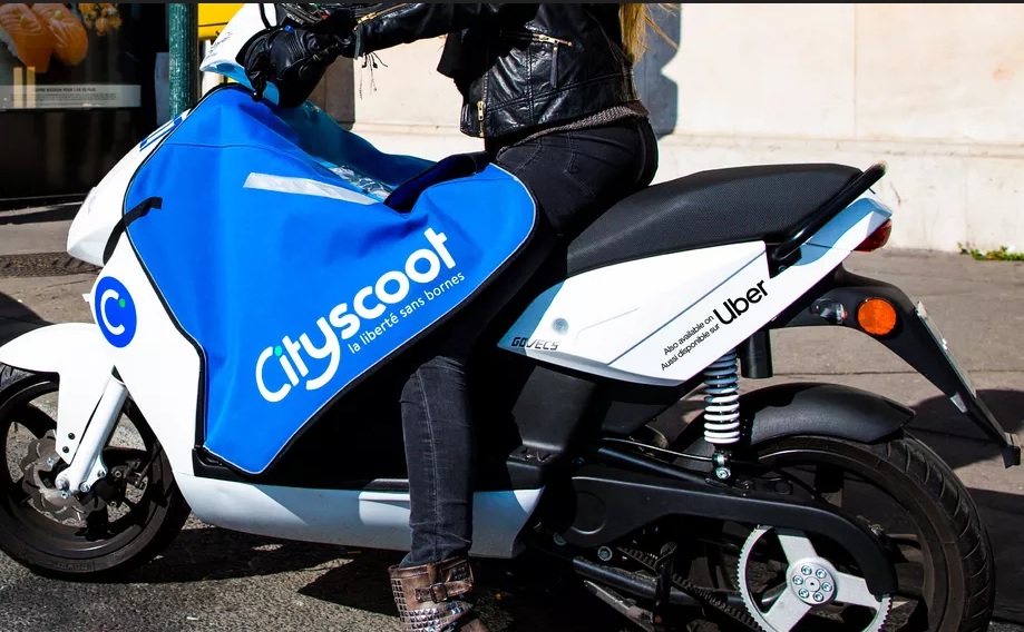 Uber ajoute les scooters électriques de Cityscoot à son application sur Paris