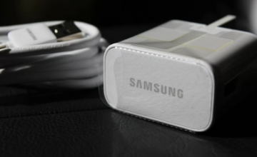 Samsung confirme qu'il supprime progressivement les chargeurs et les écouteurs de ses futurs appareils