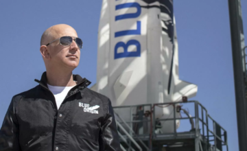 Une pétition demande à Jeff Bezos de ne pas revenir sur Terre après son voyage spatial